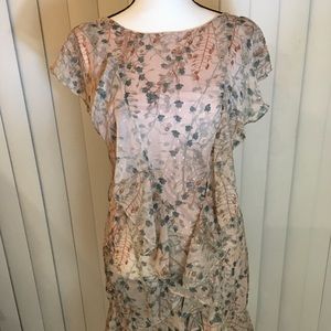 Floral shiny dress with ruffles